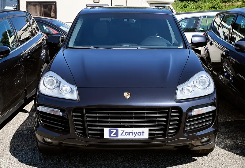 Haben Sie Interesse daran, Ihr Fahrzeug zu verkaufen? Wir von Zariyat Autohandel stehen Ihnen jederzeit zur Verfügung. Kontaktieren Sie uns per Telefon oder füllen Sie unser praktisches Kontaktformular aus. Unser Team bietet Ihnen eine unverbindliche und kostenlose Beratung vor Ort, um alle Ihre Fragen zu beantworten und den besten Weg für den Verkauf Ihres Autos, Wohnmobils oder Wohnwagens zu finden. Wenn Sie Ihr Auto gratis inserieren möchten, unterstützen wir Sie auch bei der Erstellung und Platzierung der Anzeige. Als Ihr kompetenter Autohändler in der Schweiz freuen wir uns darauf, Sie bei allen Fragen rund um den Kauf und Verkauf von Fahrzeugen zu unterstützen und Ihnen zu einem erfolgreichen Verkauf zu verhelfen. Ob Sie einen Oldtimer, einen Wohnwagen oder einfach nur  Ihren Gebrauchtwagen zu einem fairen Preis verkaufen möchten – wir sind für Sie da. Vertrauen Sie auf unsere Expertise im Gebrauchtwagenankauf und Autoexport und erleben Sie einen Service, der Ihre Erwartungen übertrifft.